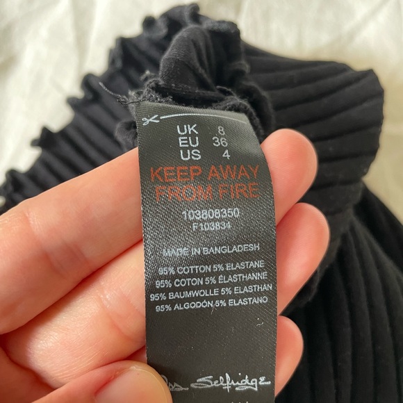 Miss Selfridge black mock neck crop top with lettuce edge - Picture 2 of 4